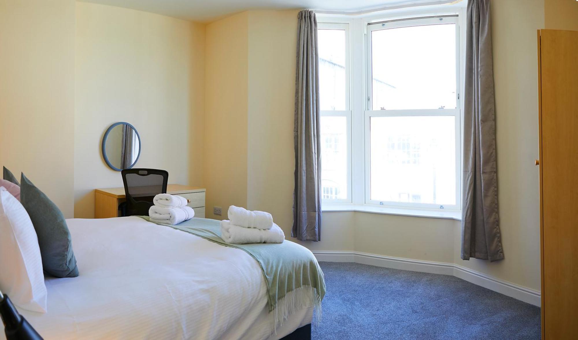 25 Newborough By In * Scarborough