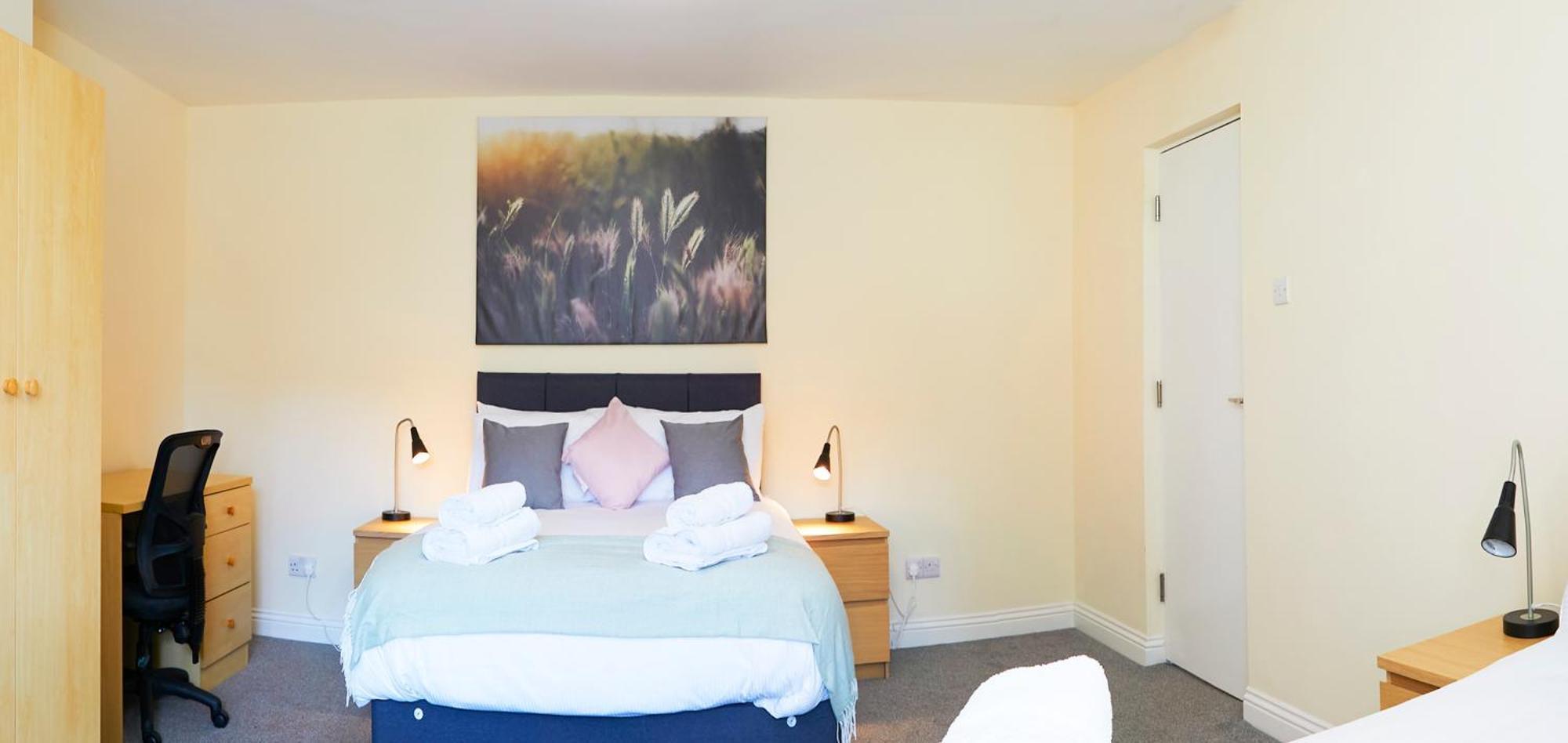 25 Newborough By In Scarborough